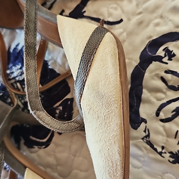 MALONE SOULIERS Veronica Suede Ankle-Strap Pump, Ivory/Gray, Sz 40 1/2 - Picture 5 of 6